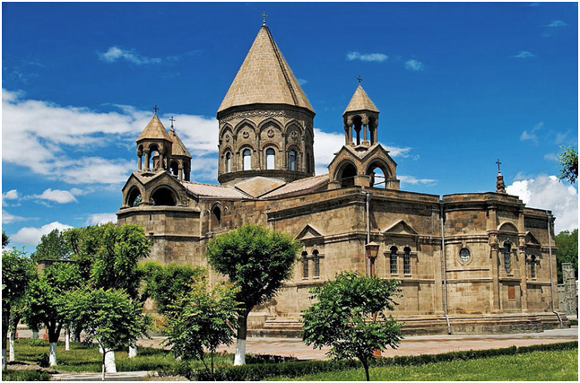 La cattedrale della Chiesa Madre di Etchmiadzin La cattedrale della Chiesa Madre di Etchmiadzin